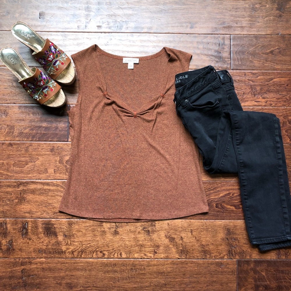 St. John sport // top